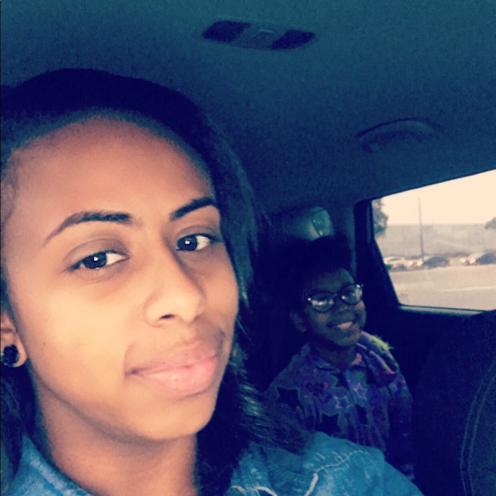 Meet your Posher, Iesha